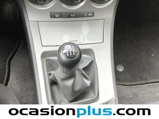 Mazda Mazda3 view 5