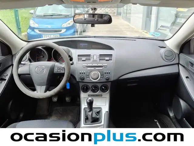 Mazda Mazda3 view 6