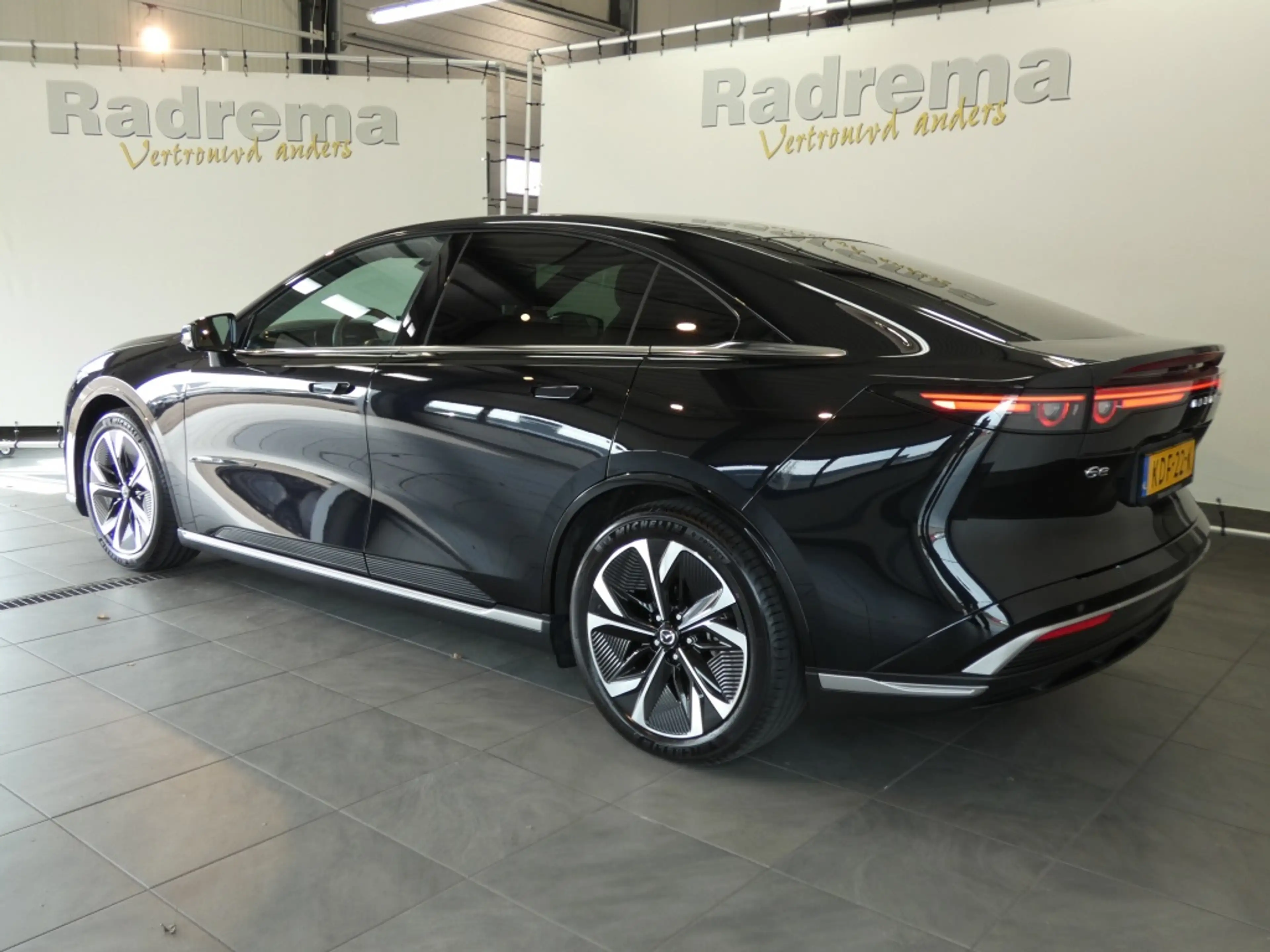 Mazda 6e Takumi Plus 258 pk Panodak, 360 camera 68.8 kWh — photo 2