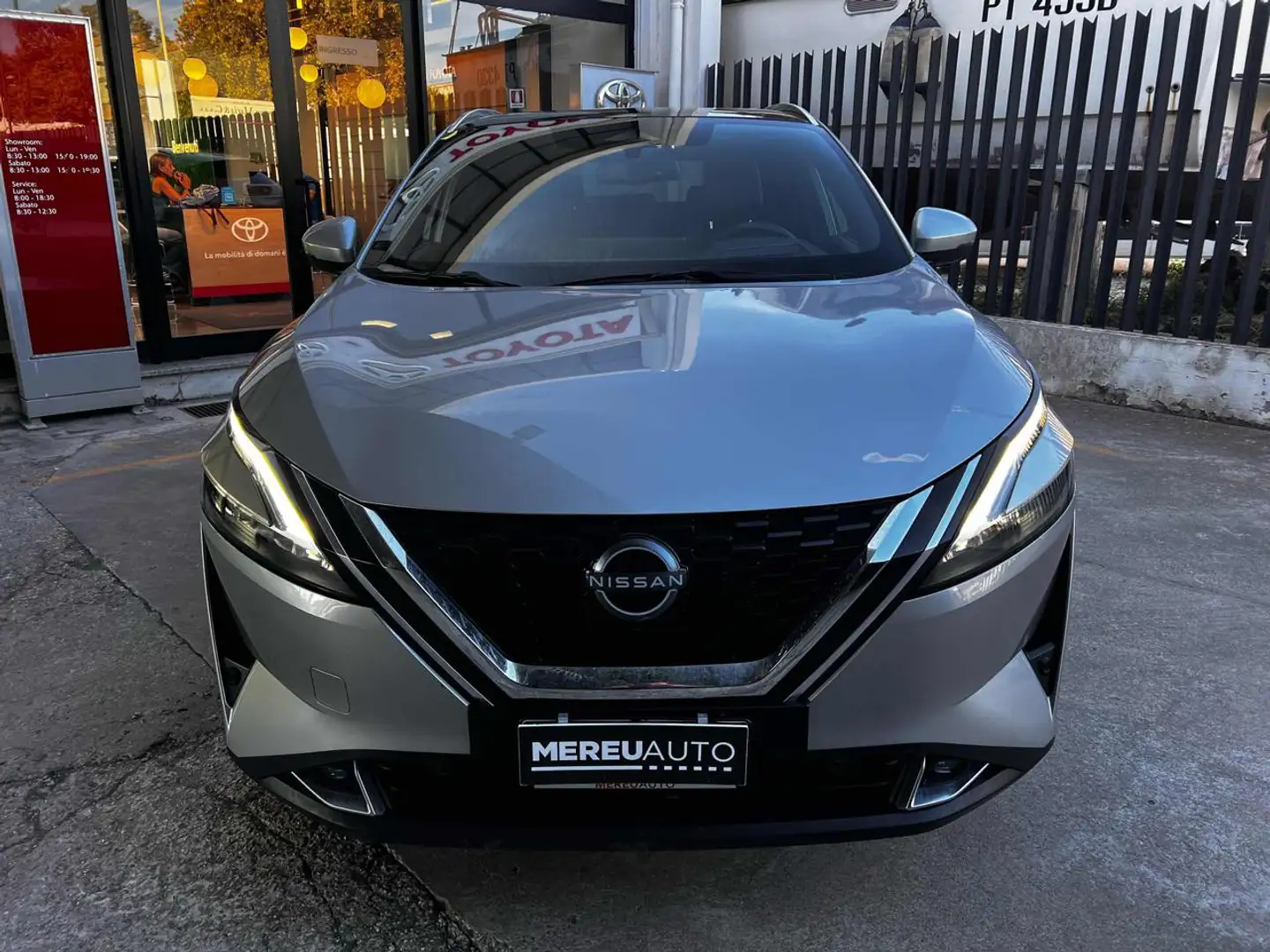Nissan Qashqai MHEV 140 CV Tekna Grau - 2