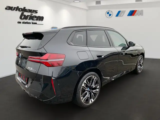 BMW X3 view 3