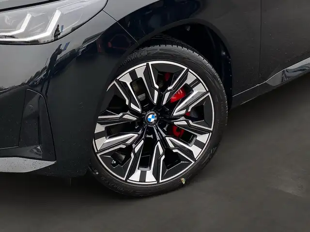 BMW X3 view 6