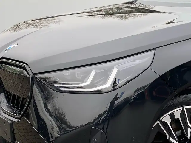 BMW X3 view 5
