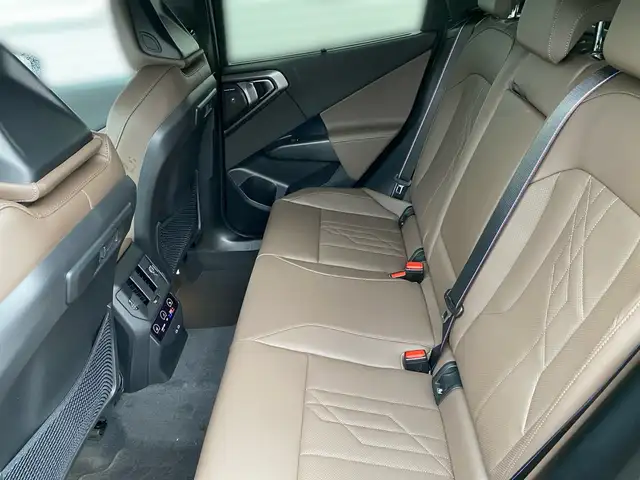 BMW X3 view 11