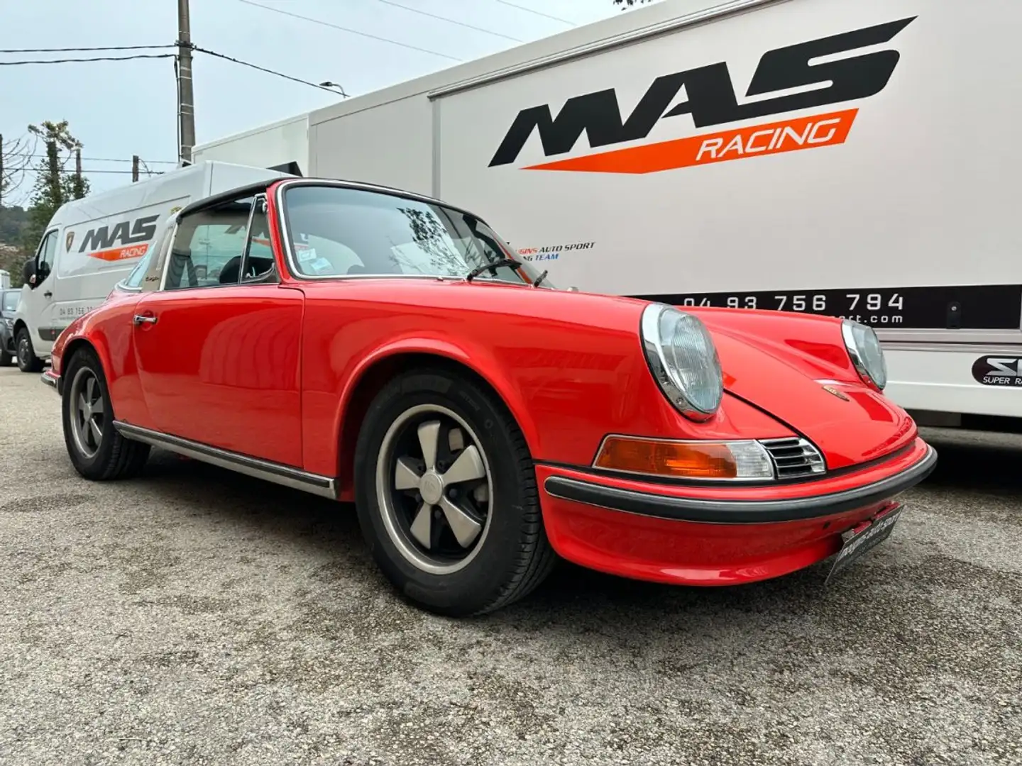 Porsche 911 2.2 S TARGA Rouge - 1
