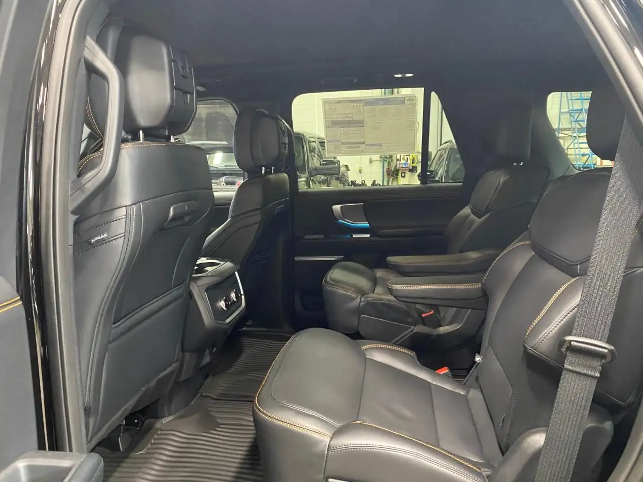 Ford Expedition снимка Ford Expedition
