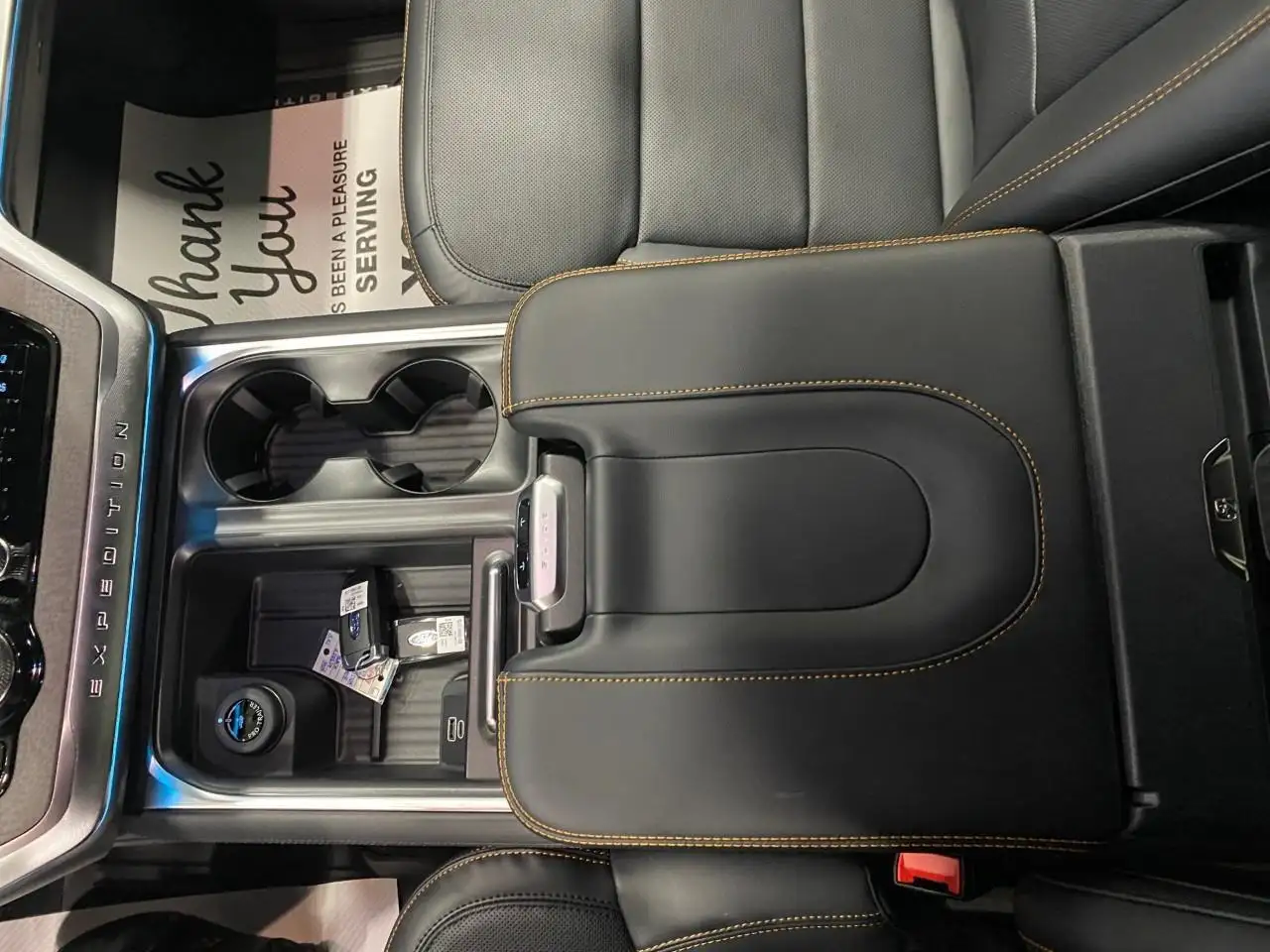 Ford Expedition снимка Ford Expedition