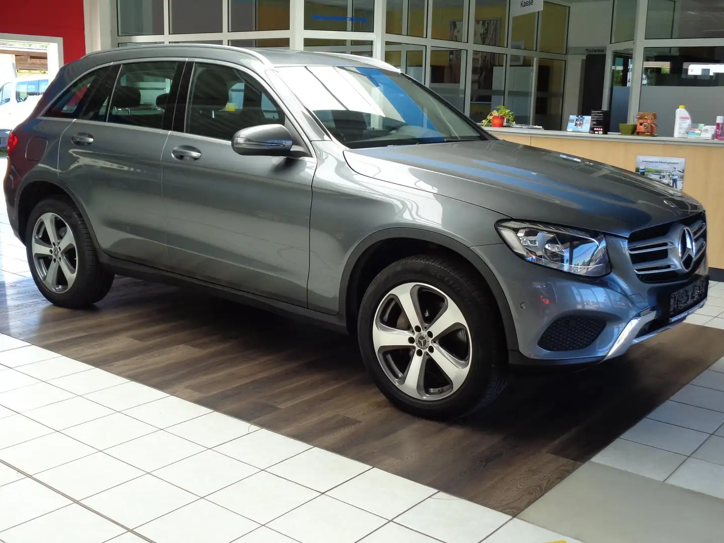 Mercedes-Benz GLC 250 4Matic 4M,Navi,el.AHK,SHZ,Cam,St-Heiz. Gris - 1
