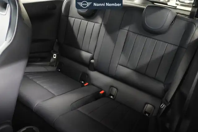 Mini Hatch view 14
