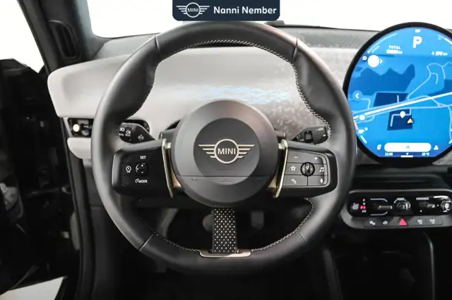 Mini Hatch view 16