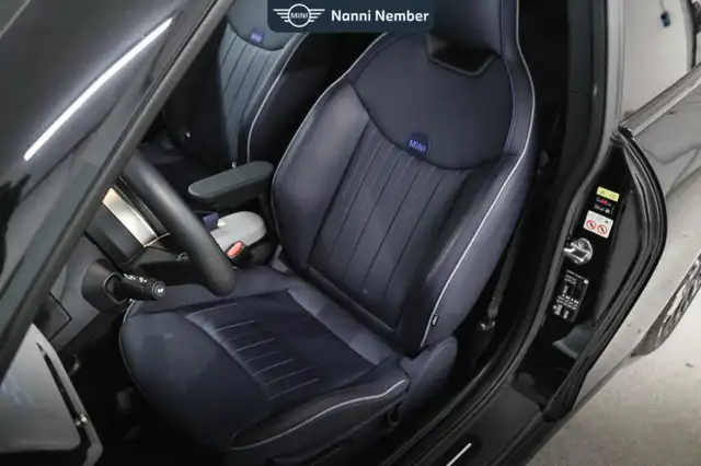 Mini Hatch view 13