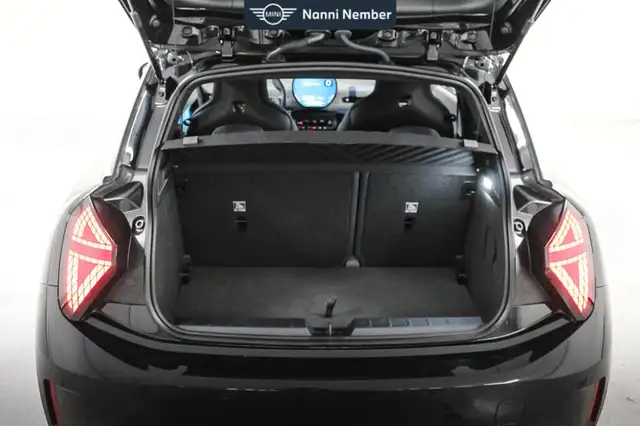 Mini Hatch view 20