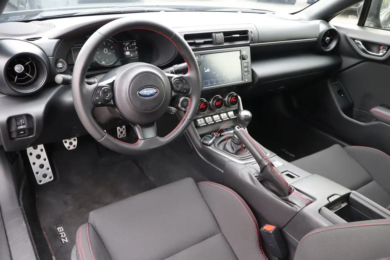 Subaru BRZ снимка Subaru BRZ
