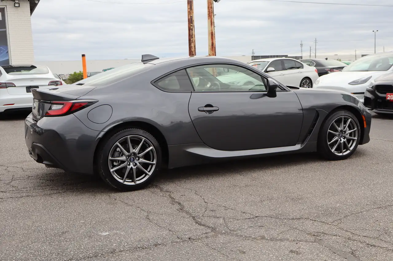 Subaru BRZ снимка Subaru BRZ