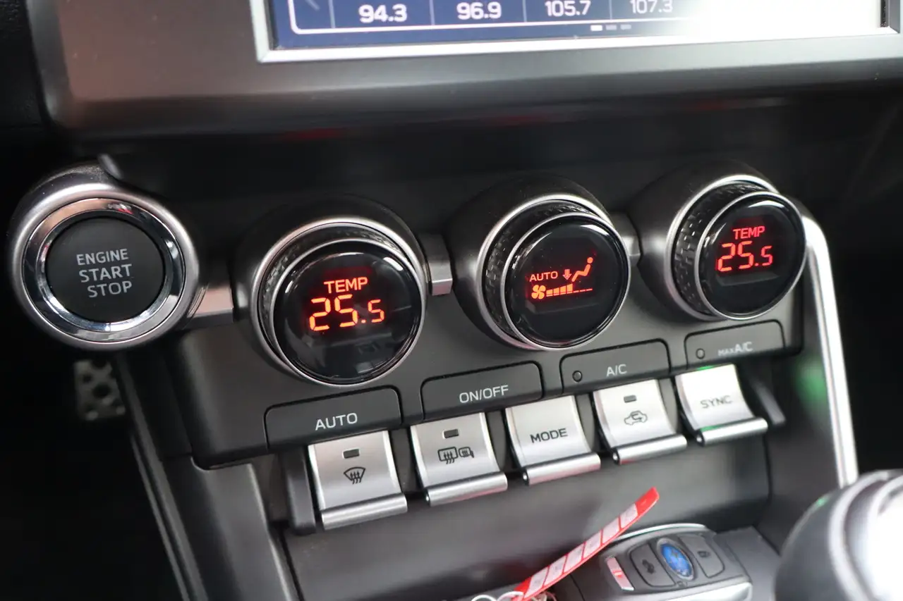 Subaru BRZ снимка Subaru BRZ