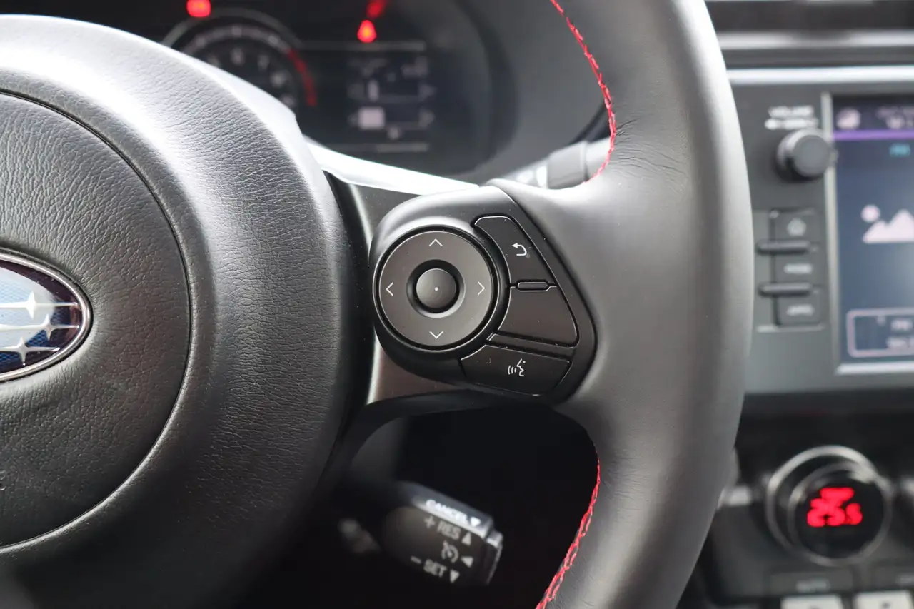 Subaru BRZ снимка Subaru BRZ