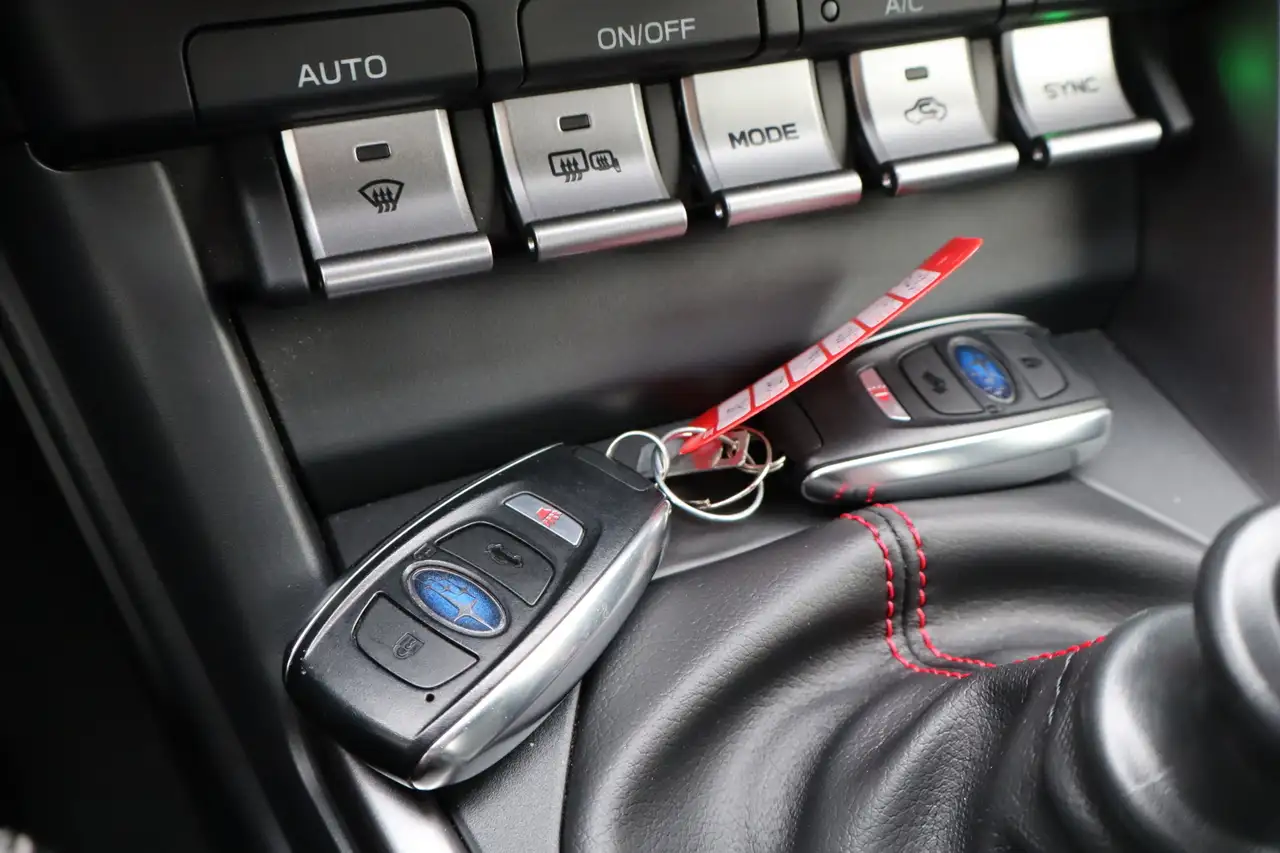 Subaru BRZ снимка Subaru BRZ