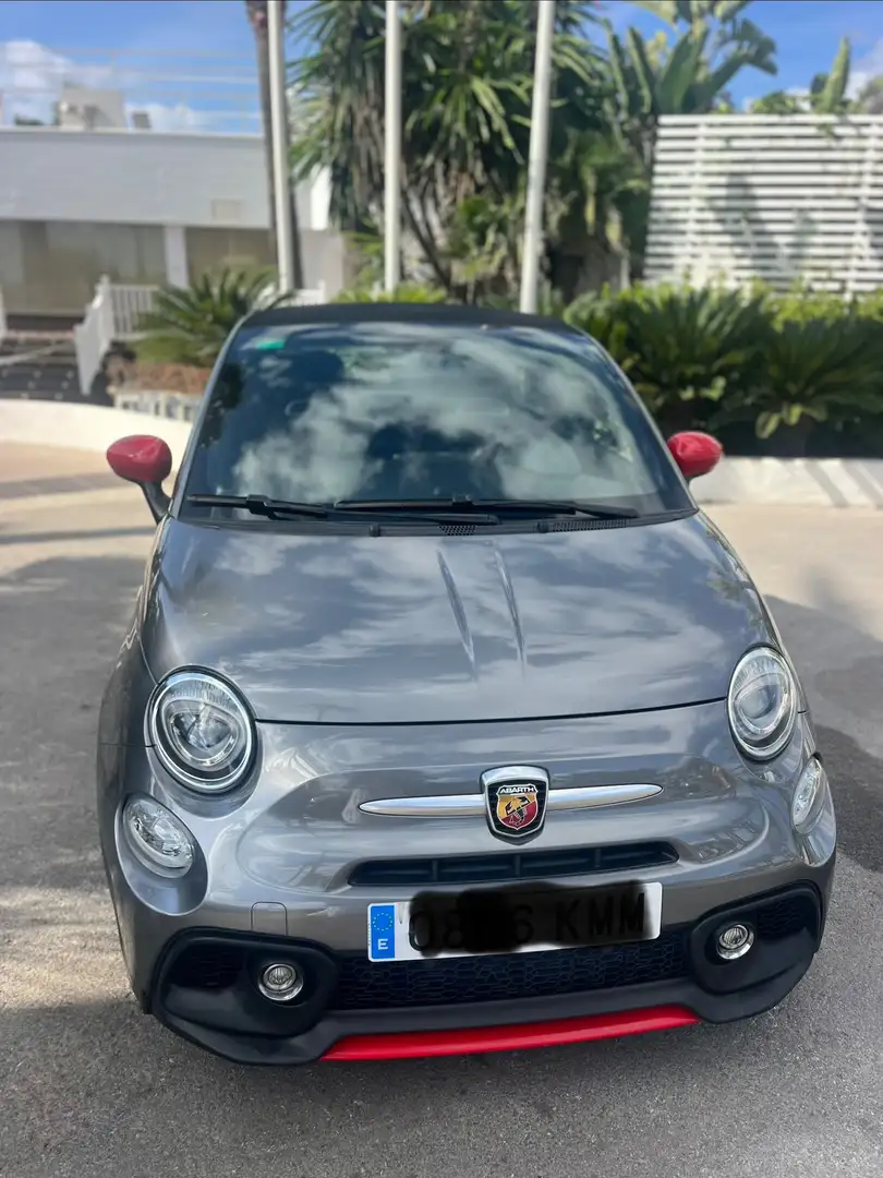 Abarth 595 Pista Abarth 595 Pista Cabriolet en excelente estado. Todas las revisiones están al día y la próxima ITV es en junio de 2028. Plateado - 2