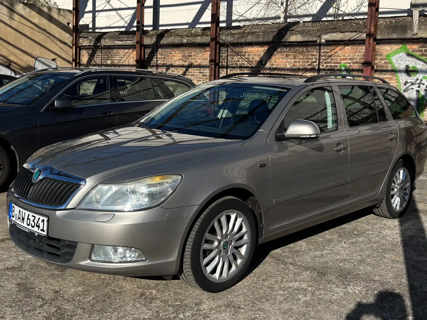 Skoda Octavia Octavia Combi 1.8 TSI DSG Laurin & Klement Beige - 1