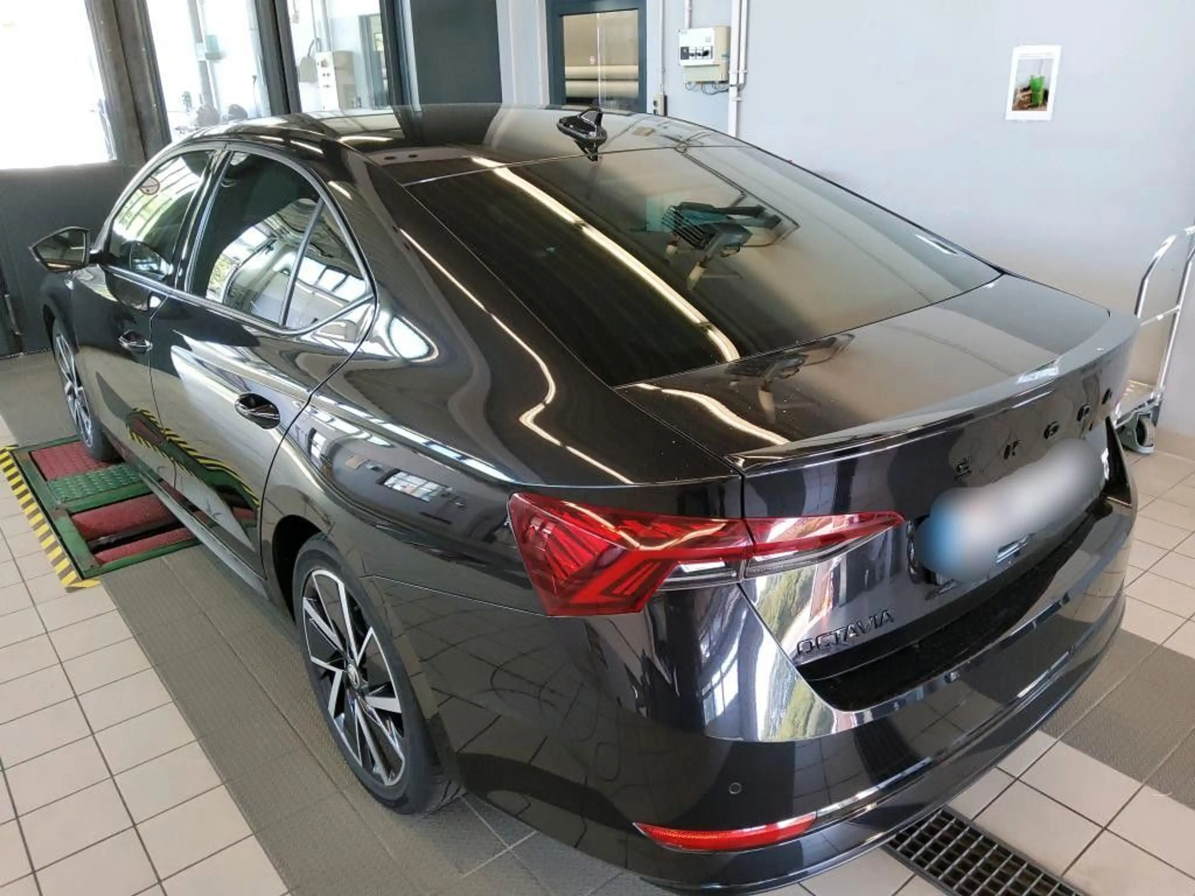 Skoda Octavia 2.0 TDI DSG Lim. Sportline*VIRTUAL*MATRI — photo 3