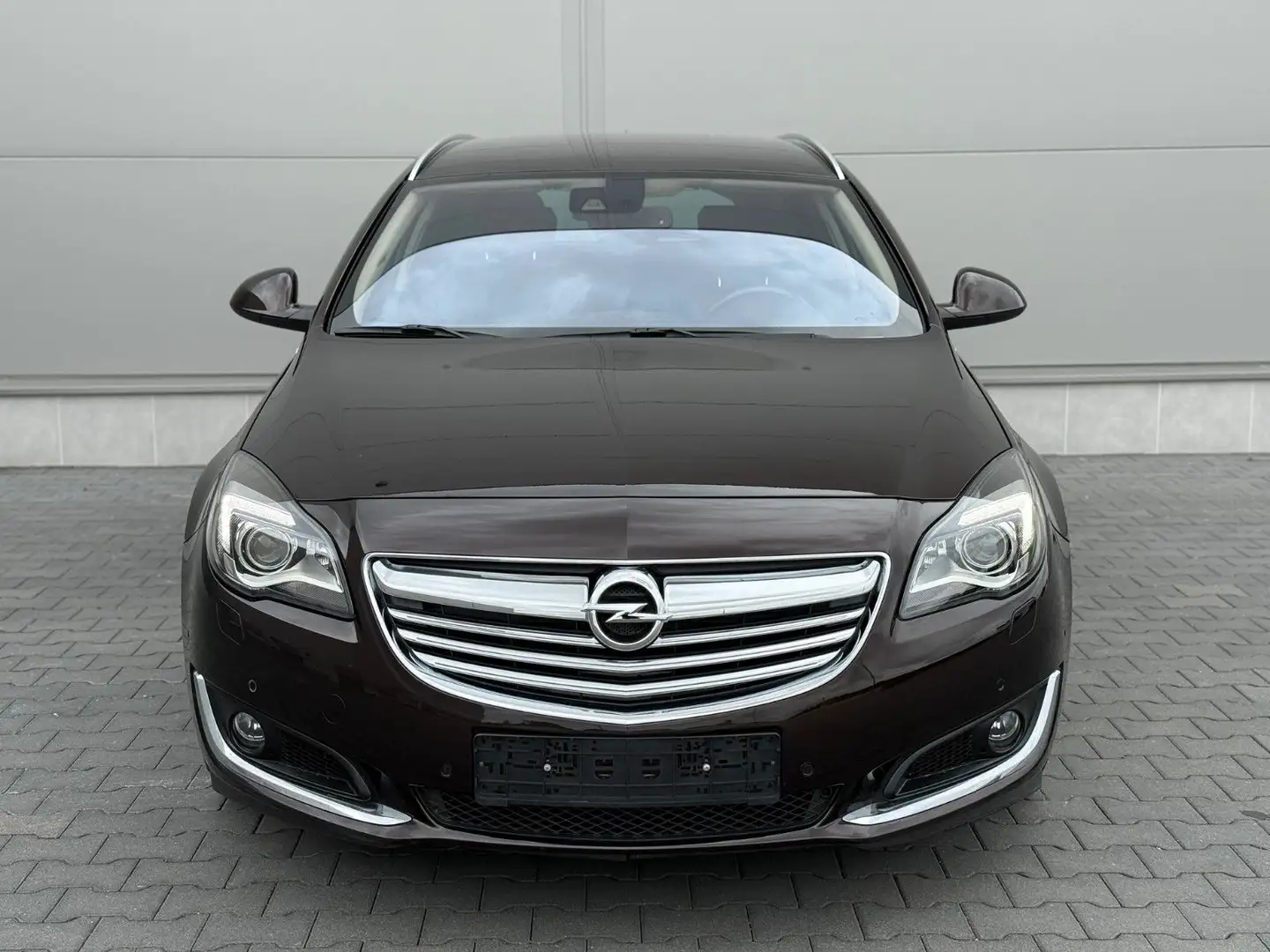 Opel Insignia Sports Tourer Innovation Braun - 2