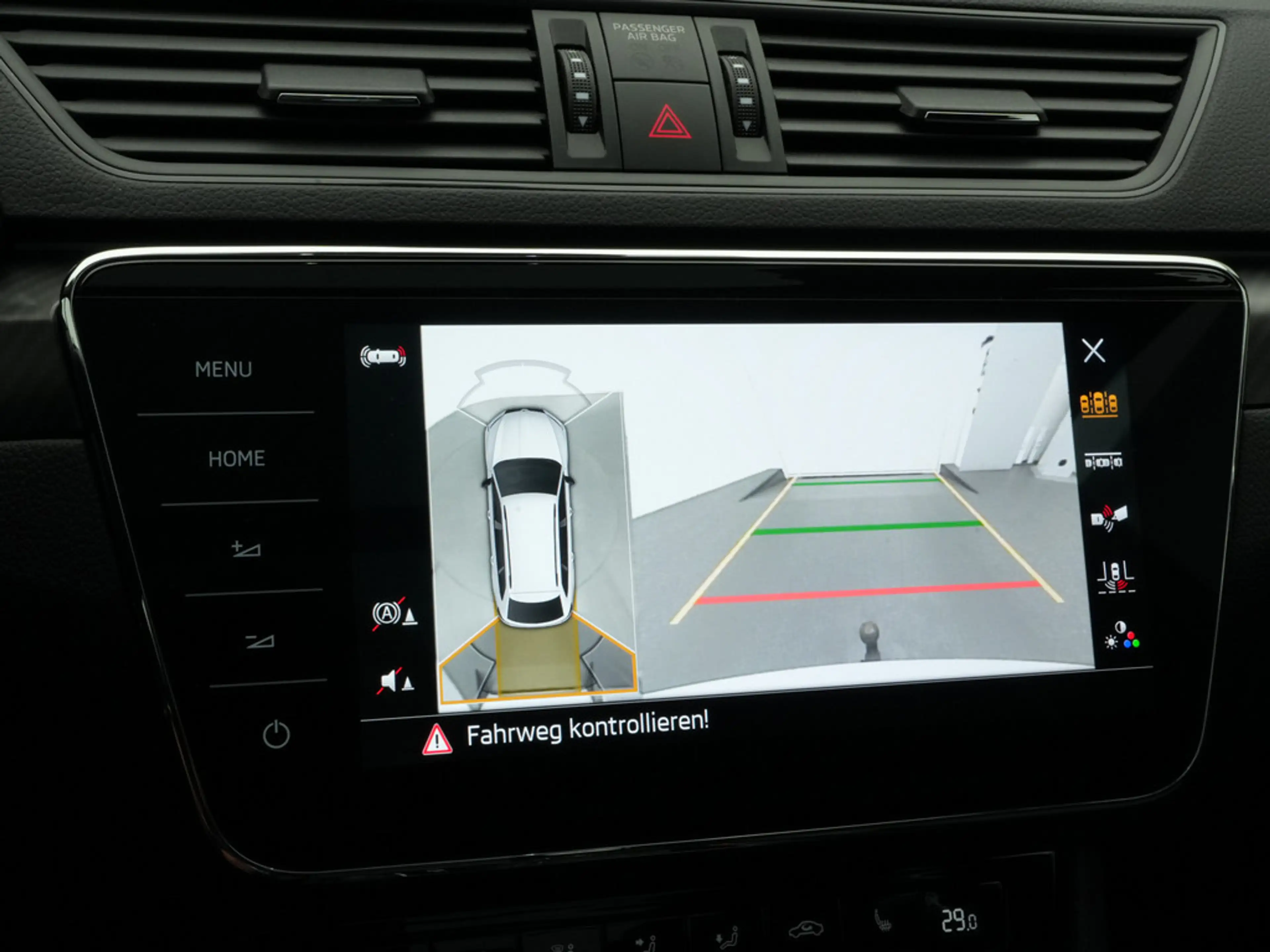 Skoda Superb Combi Sportline DSG PANO AHK DCC LED — photo 12