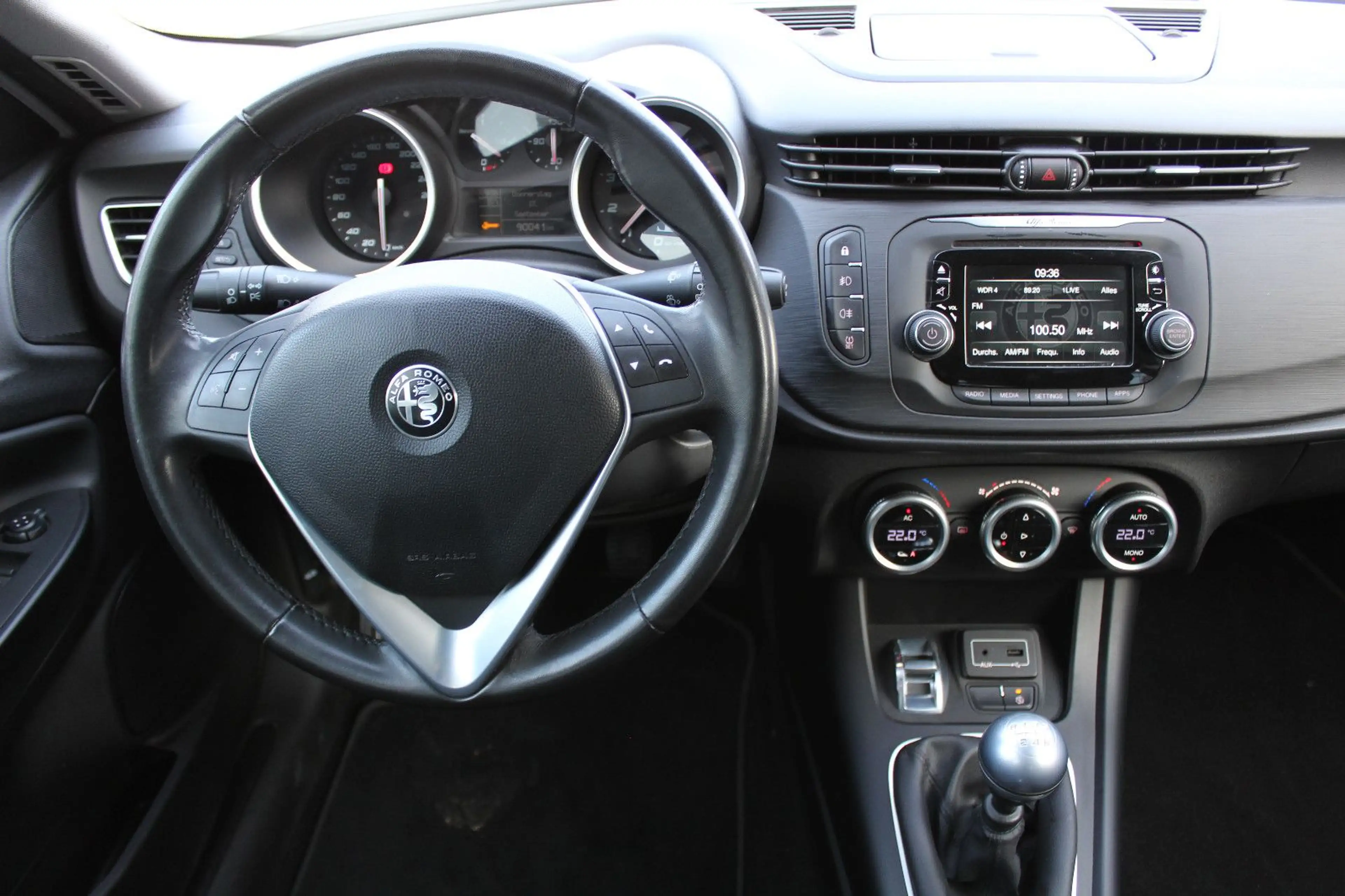 Alfa Romeo Giulietta Super (GANZJAHRESREIFEN) — photo 9