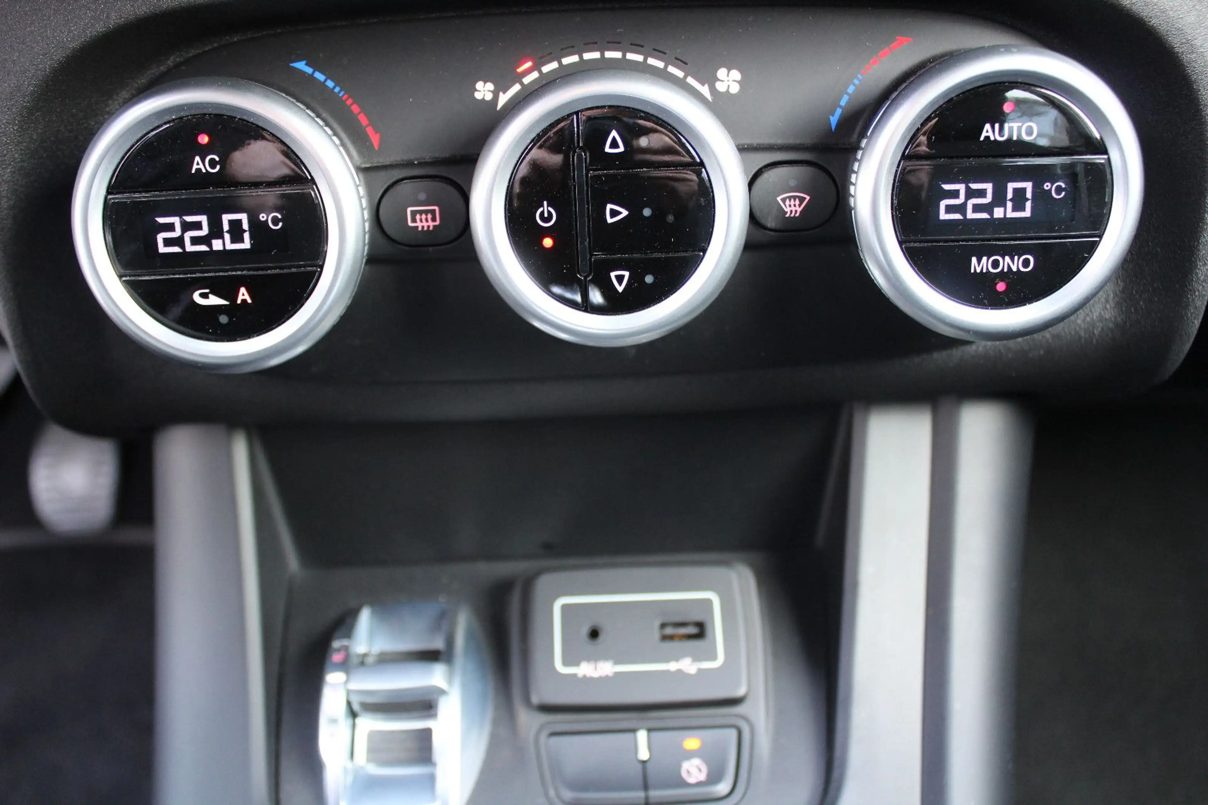 Alfa Romeo Giulietta Super (GANZJAHRESREIFEN) — photo 11