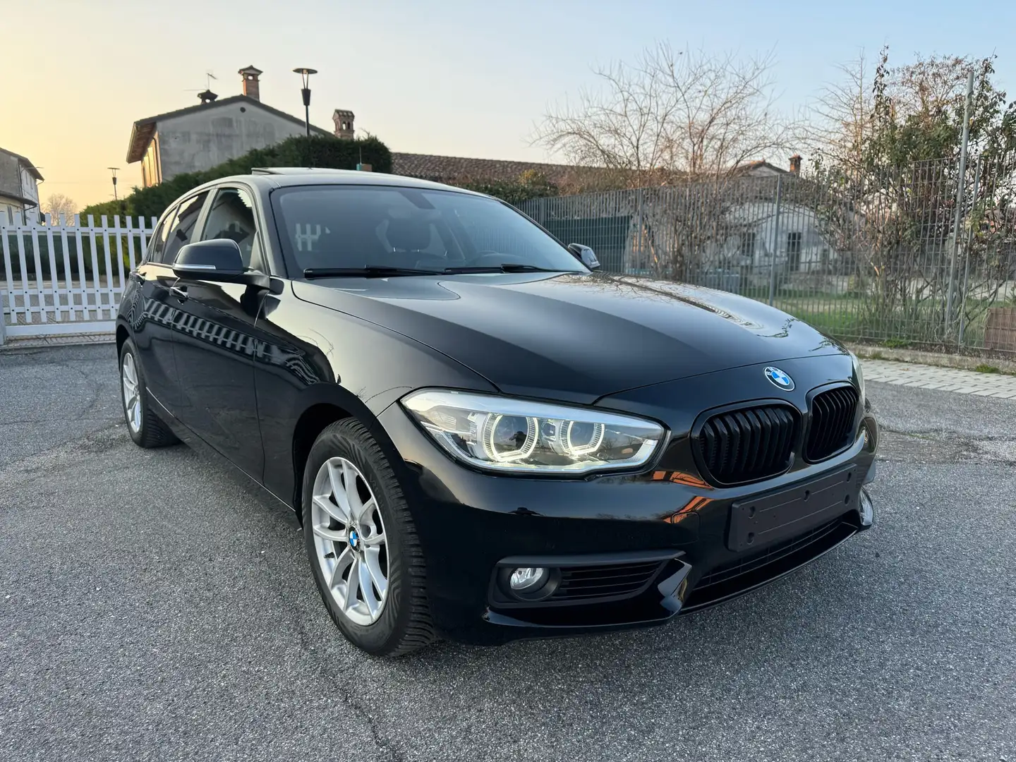 BMW 118 118i 5p Advantage auto Nero - 1