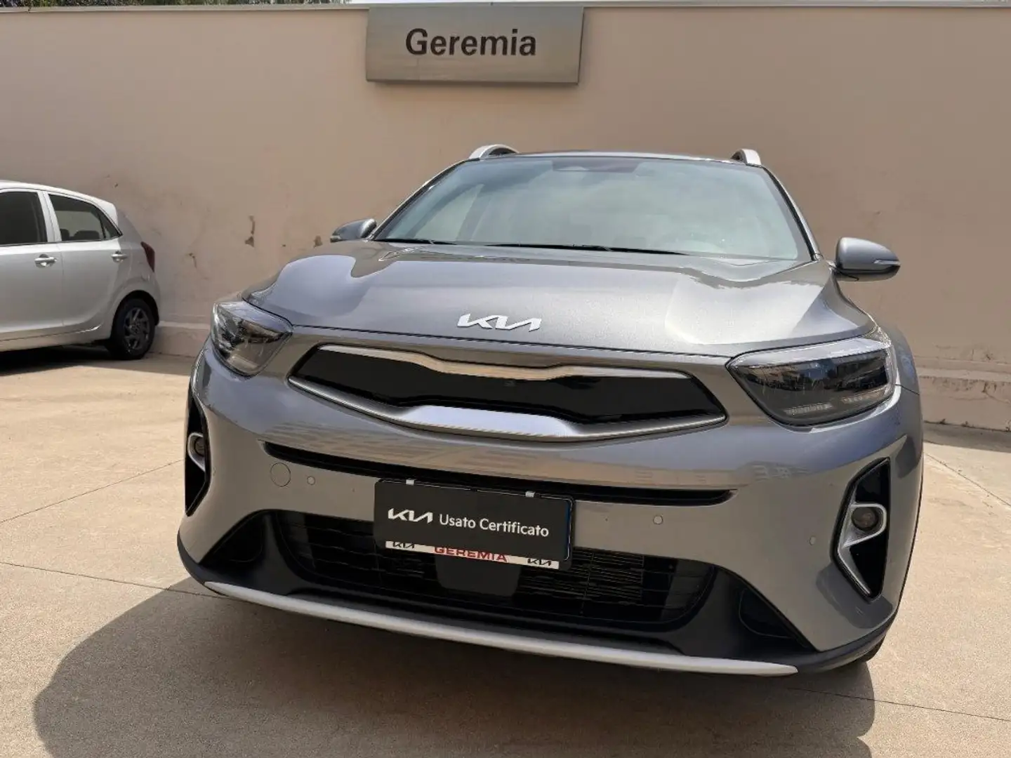 Kia Stonic 1.2 MPI Style Gris - 1