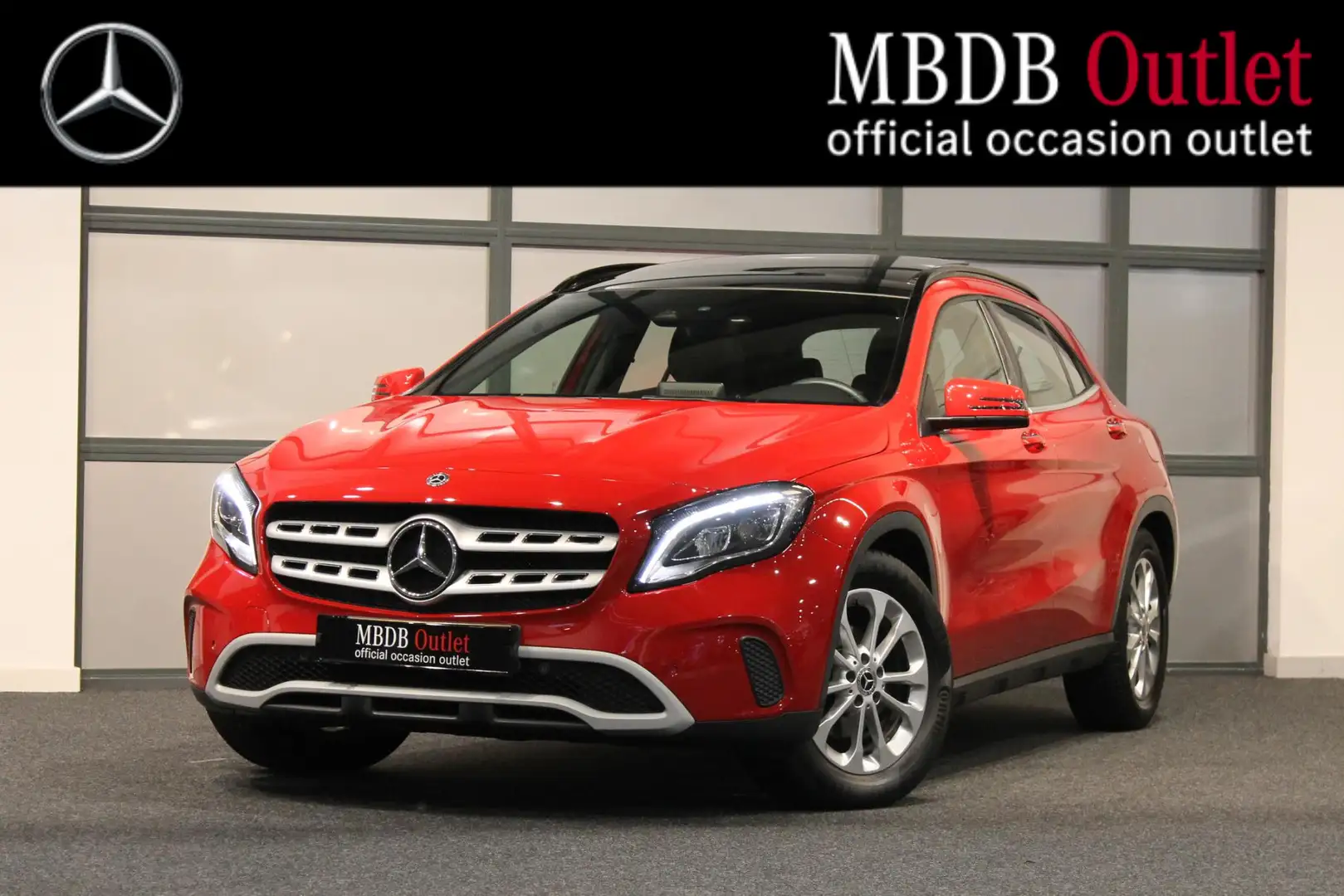 Mercedes-Benz GLA 180 Business Solution Plus Upgrade Edition Panorama da Rouge - 1
