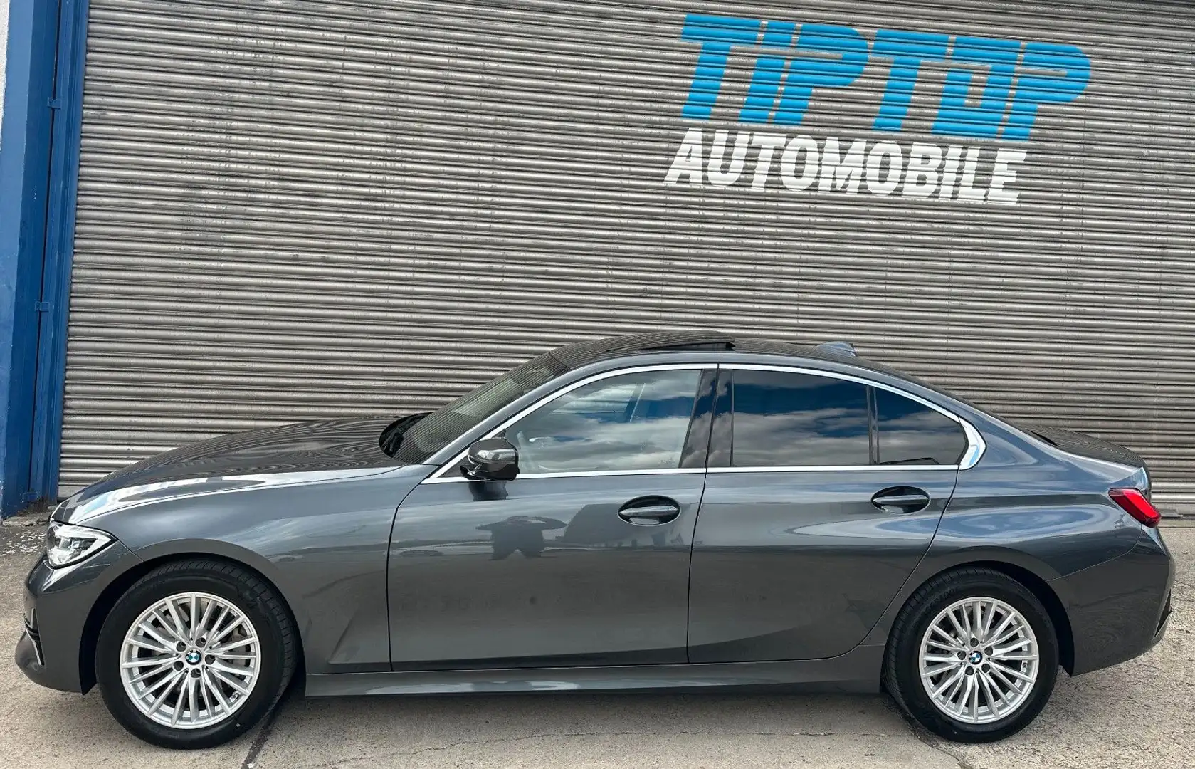 BMW 330 i Luxury Line*LASER-LIGHT*LEDER*GLASDACH*VIR Gris - 2