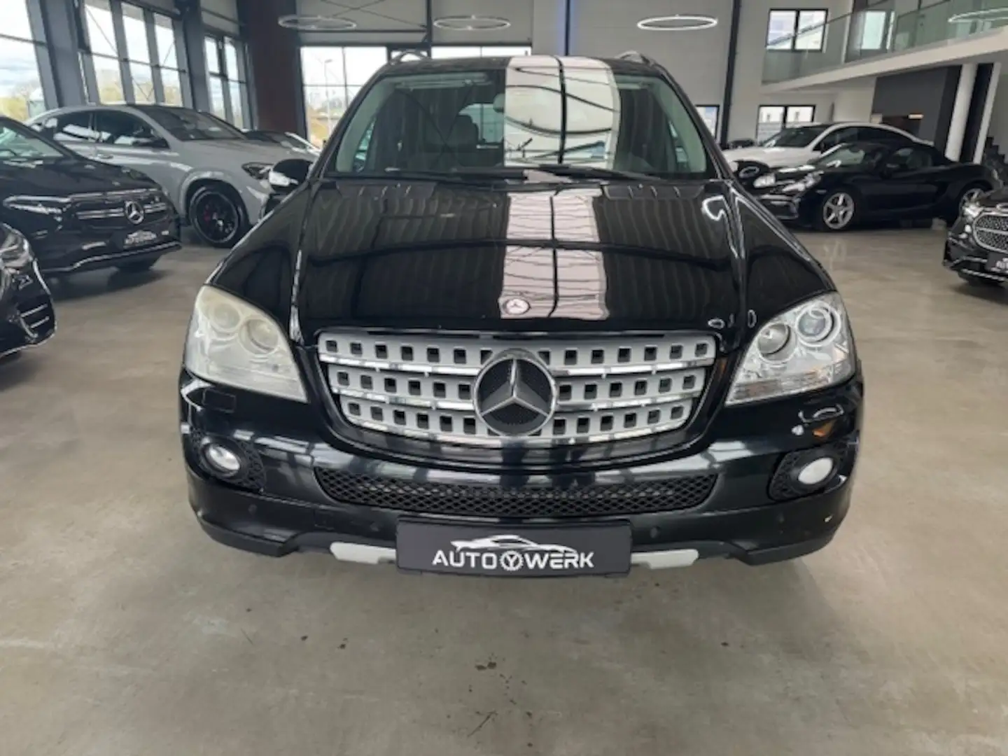 Mercedes-Benz ML 350 Sportpaket Luftfahrwerk Memory Plateado - 2