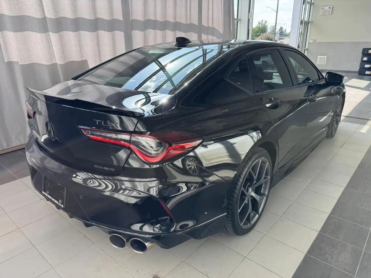 Acura TLX снимка Acura TLX
