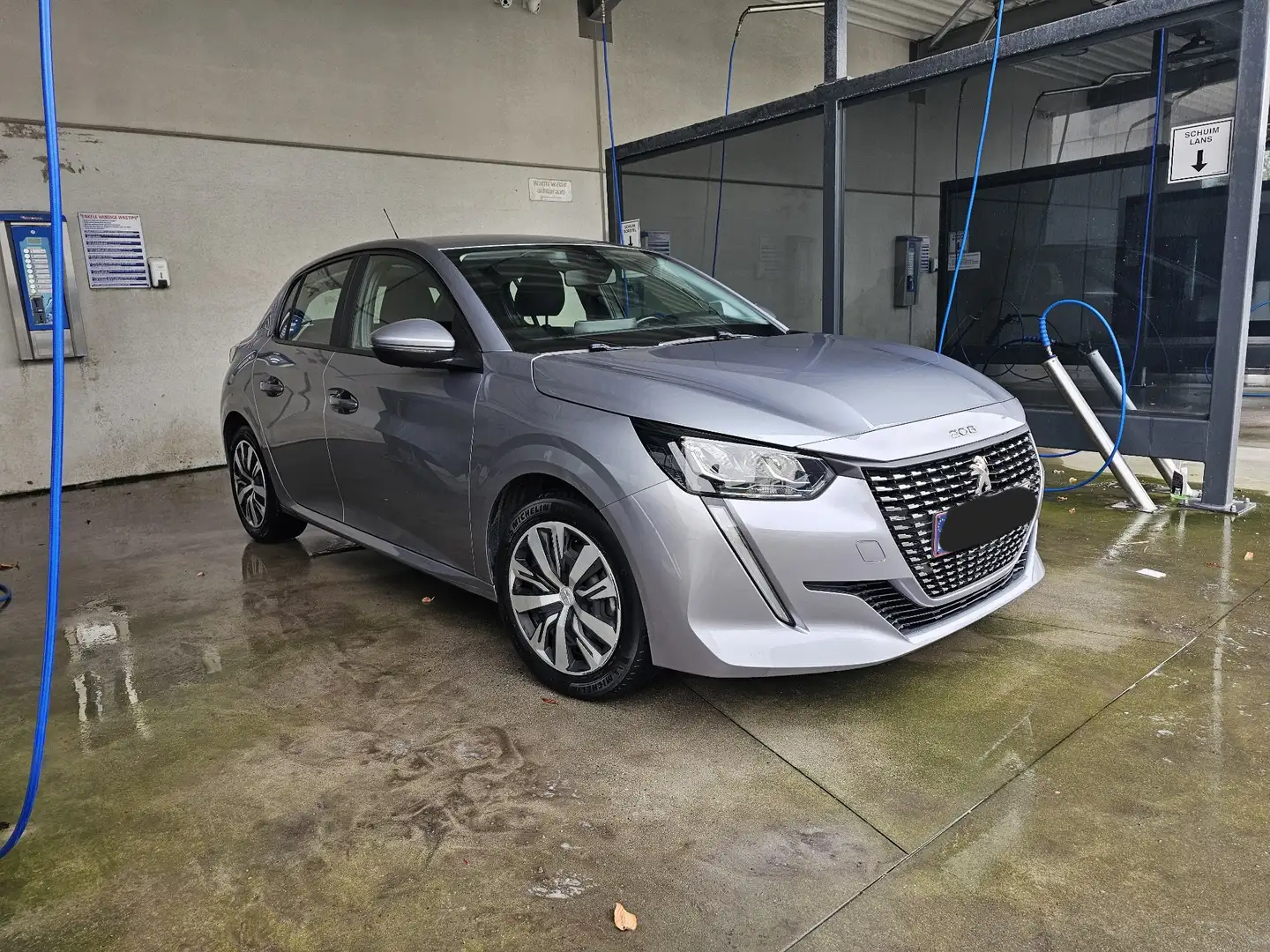 Peugeot 208 - 1