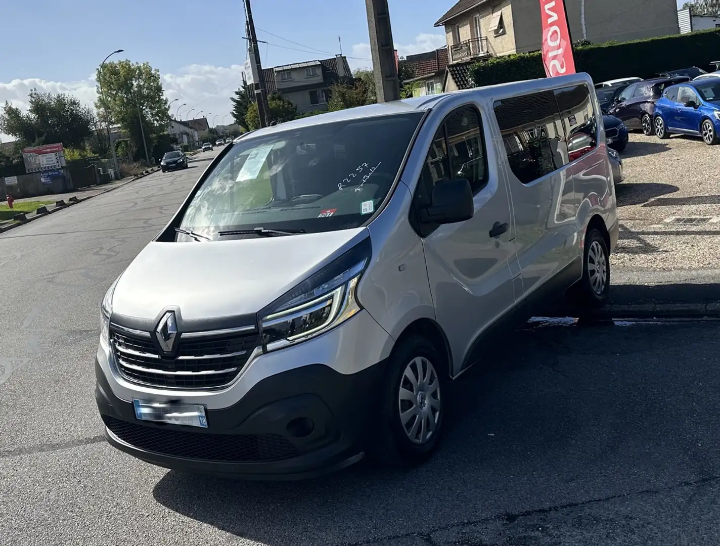 Renault Trafic 2.0 DCI 145 CV BVM6 9 PLACES GPS LIFE 14159HT ENTRETIEN COMPLET A JOUR TBEG Gris - 1