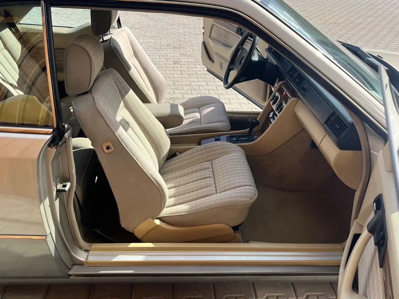 Mercedes-Benz 300 CE 124er 6-Zylinder Coupe, rostfrei!, foto 9