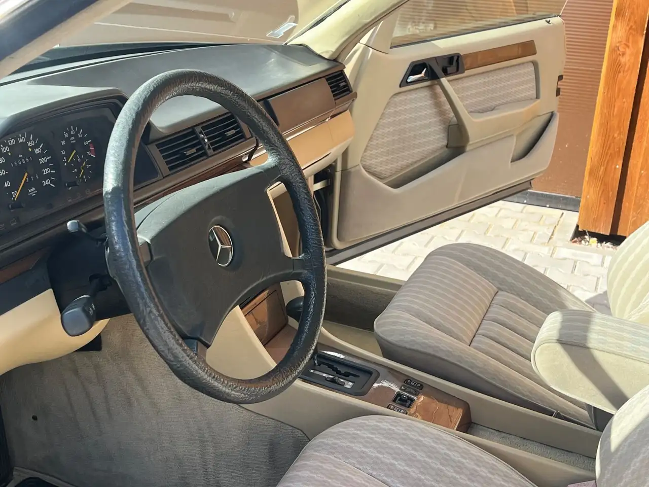 Mercedes-Benz 300 CE 124er 6-Zylinder Coupe, rostfrei!, foto 11