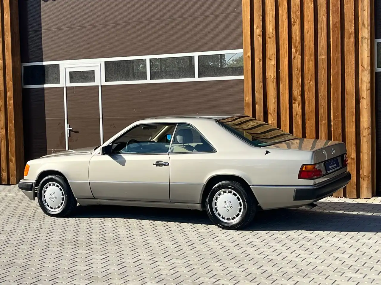 Mercedes-Benz 300 CE 124er 6-Zylinder Coupe, rostfrei!, foto 12
