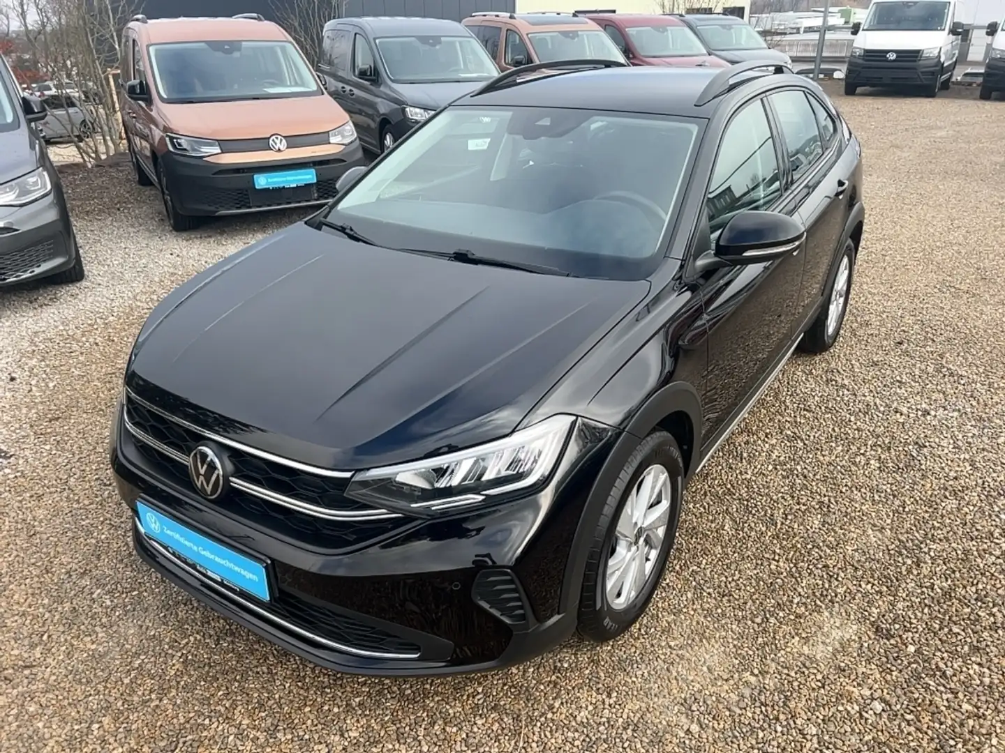 Volkswagen Taigo Life AHK / Climatronic / Navigation Matrix Schwarz - 2