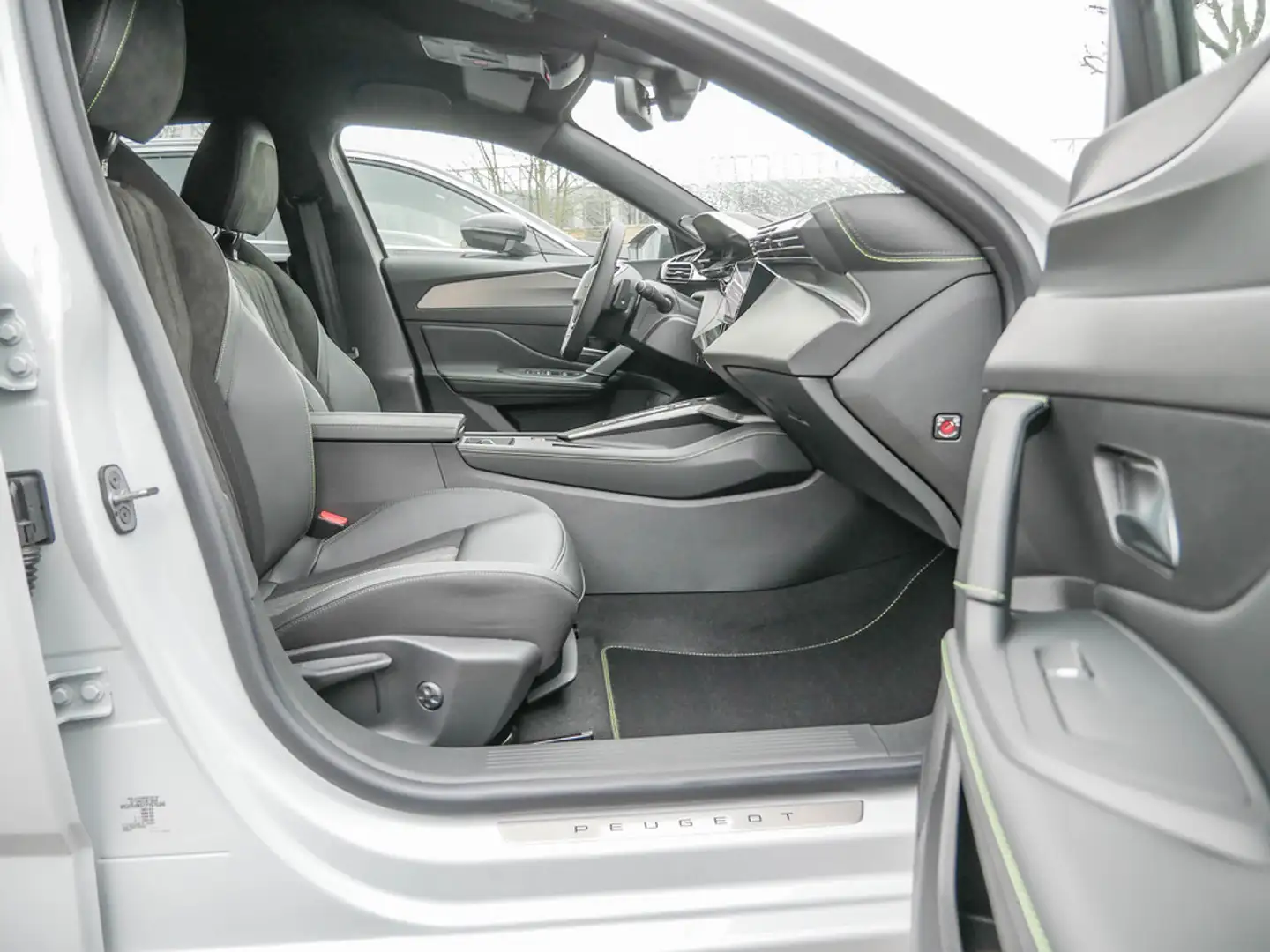 Peugeot 308 SW 1.2 GT 130 EAT8 *ABVERKAUF* Weiß - 2