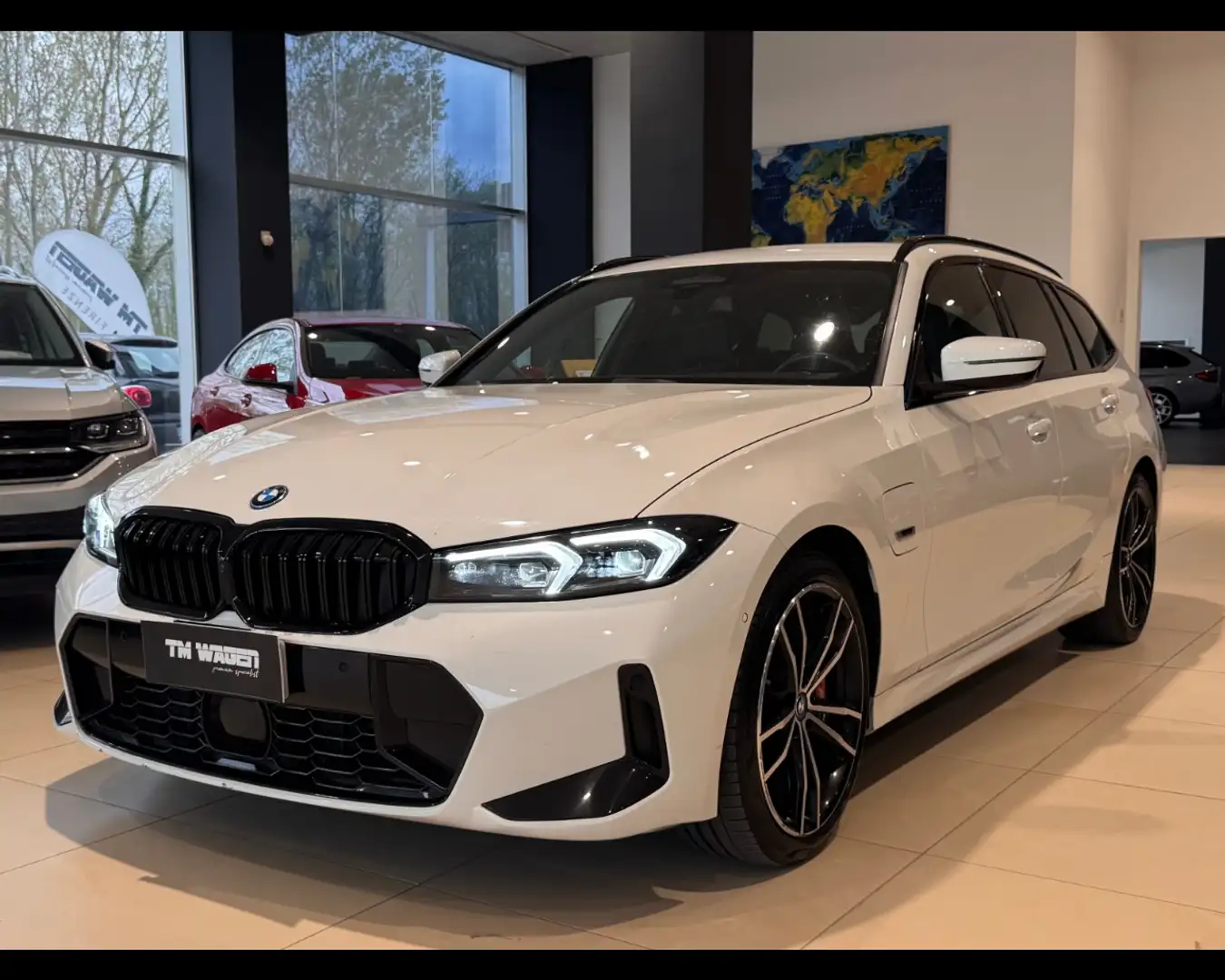BMW 320 Serie 3 320e Touring Msport phev 163cv 2023 Bianco - 1