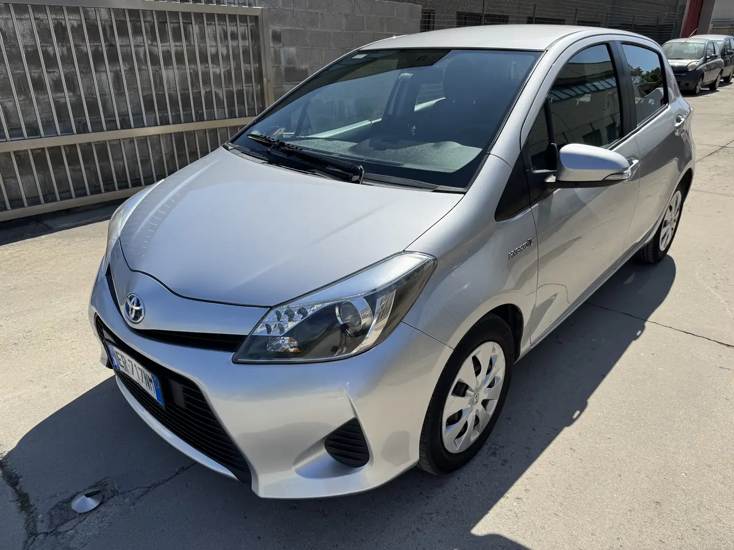 Toyota Yaris 5p 1.5h Lounge+ - 2