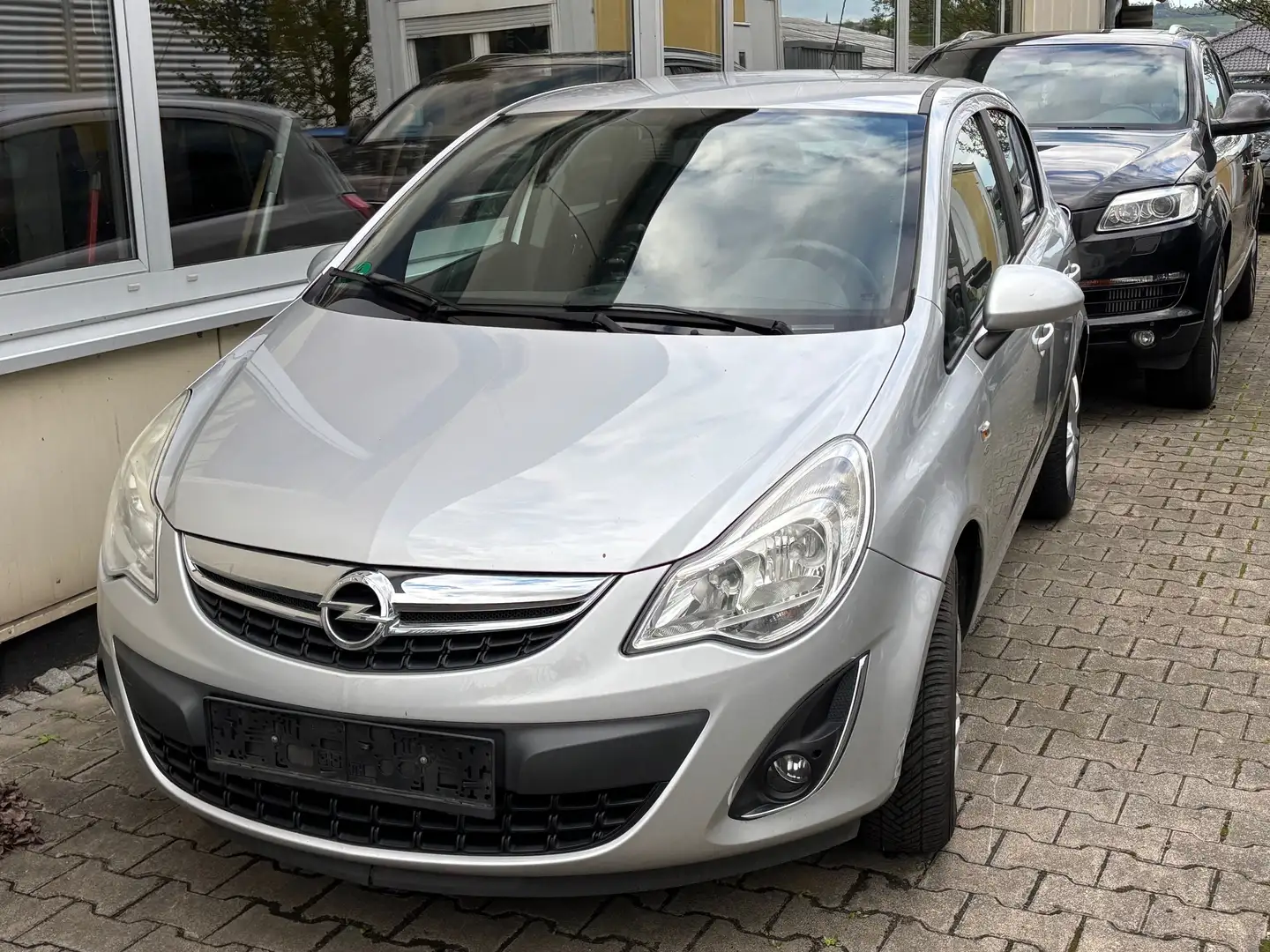 Opel Corsa 1,2i 16v Satellite/Klima/ZV/Alu/5 türig/2 Hand Silber - 1
