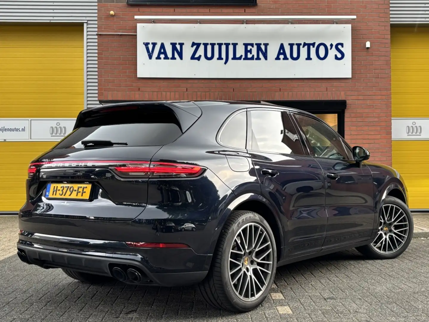 Porsche Cayenne 3.0 E-Hybrid 462pk PASM 14W Panorama Sportdesign C Blauw - 2