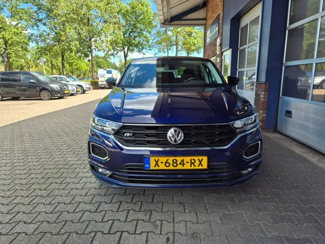 Volkswagen T-Roc view 8