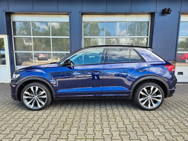 Volkswagen T-Roc view 6