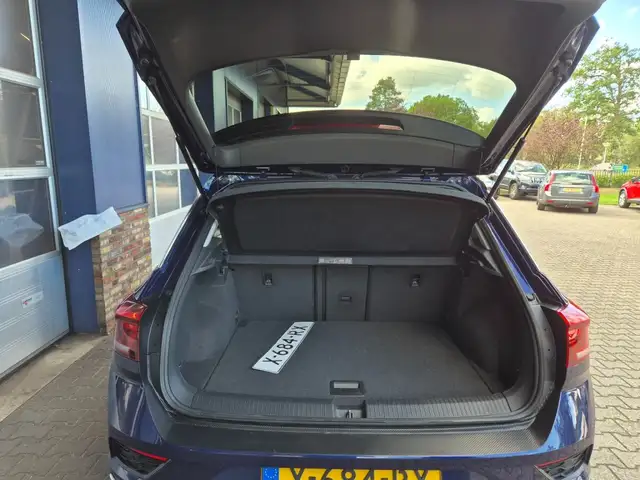 Volkswagen T-Roc view 12