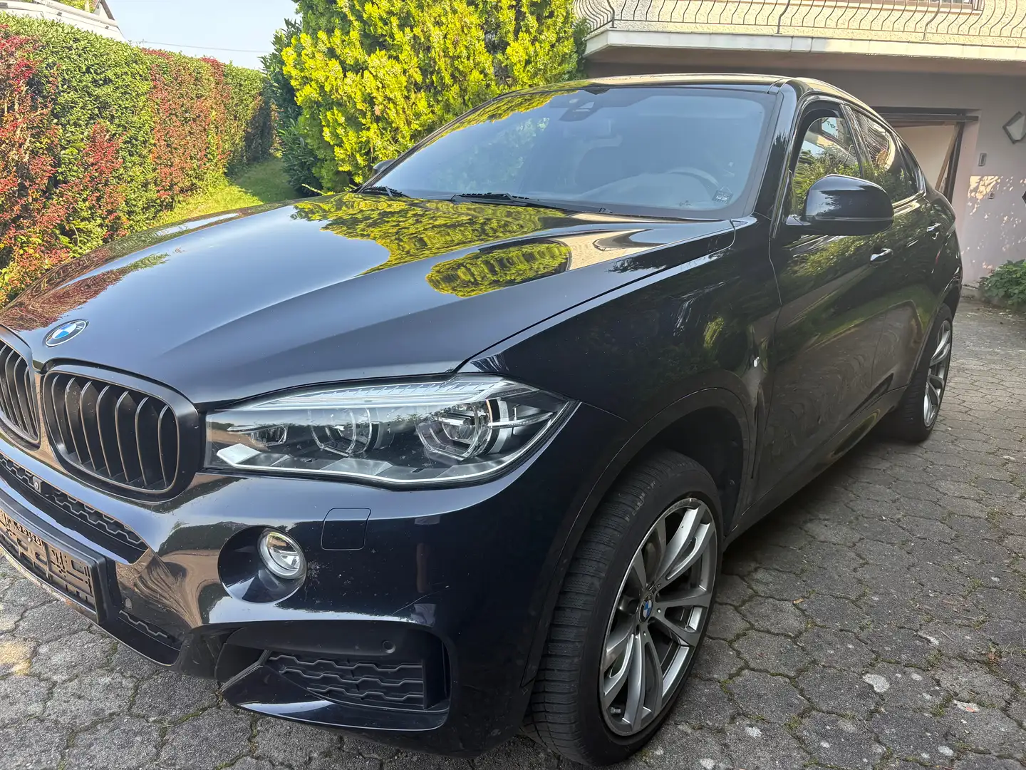 BMW X6 xDrive 40 d Schwarz - 2