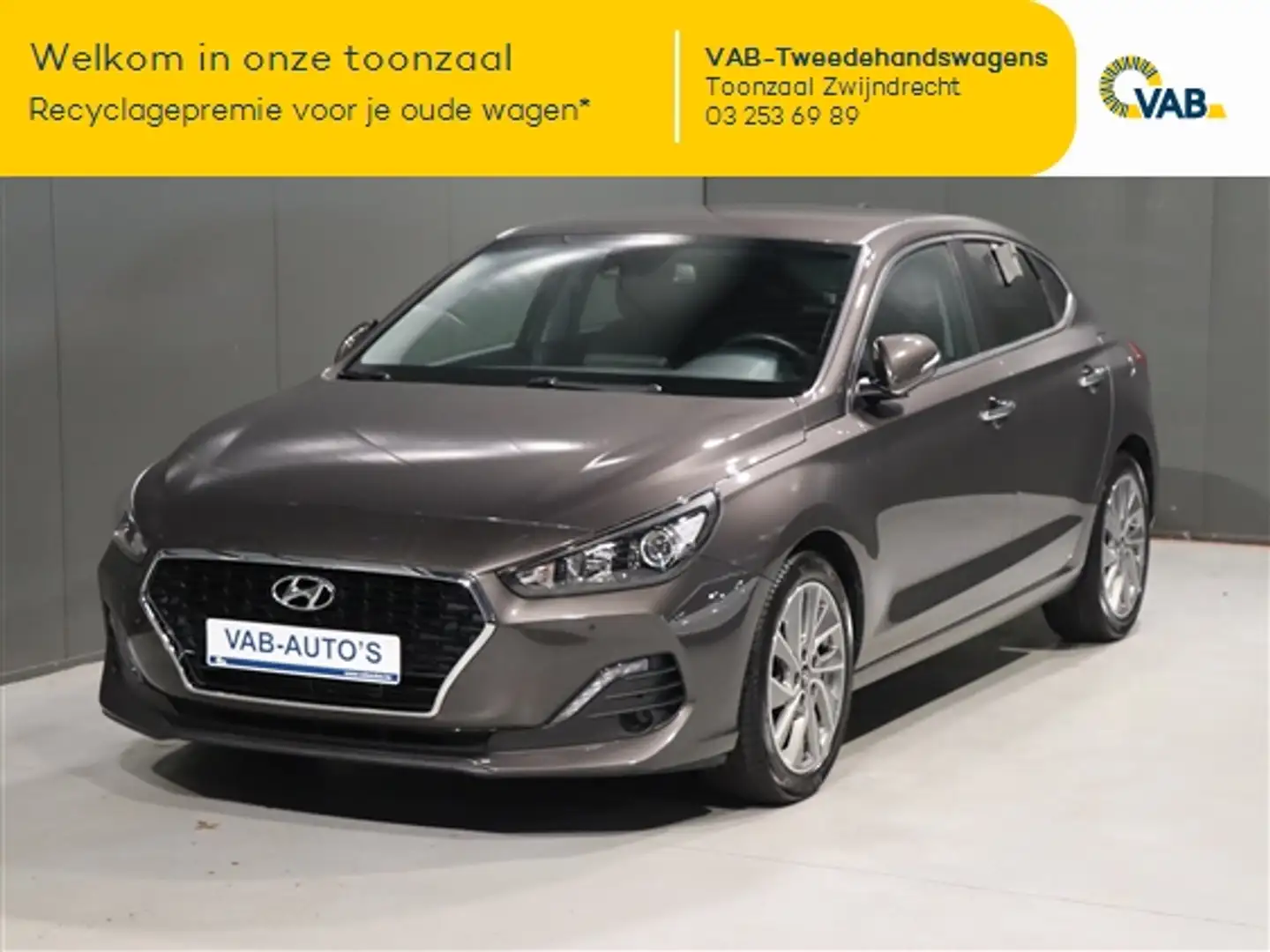 Hyundai i30 FASTBACK AUTOMAAT Bruin - 1